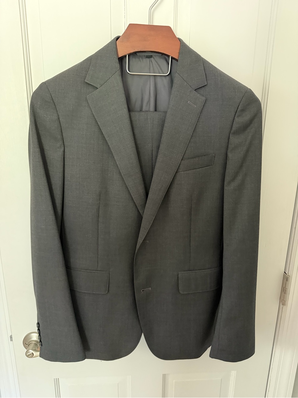 Bonobos Men’s Charcoal Standard Fit Suit Jacket 38R, Slim Pants 31/31*